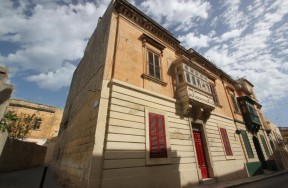800 Lots of Antiques & Fine Arts Auction in Balzan, as instructed by the Heirs of the Late Mr & Mrs Arthur Castillo